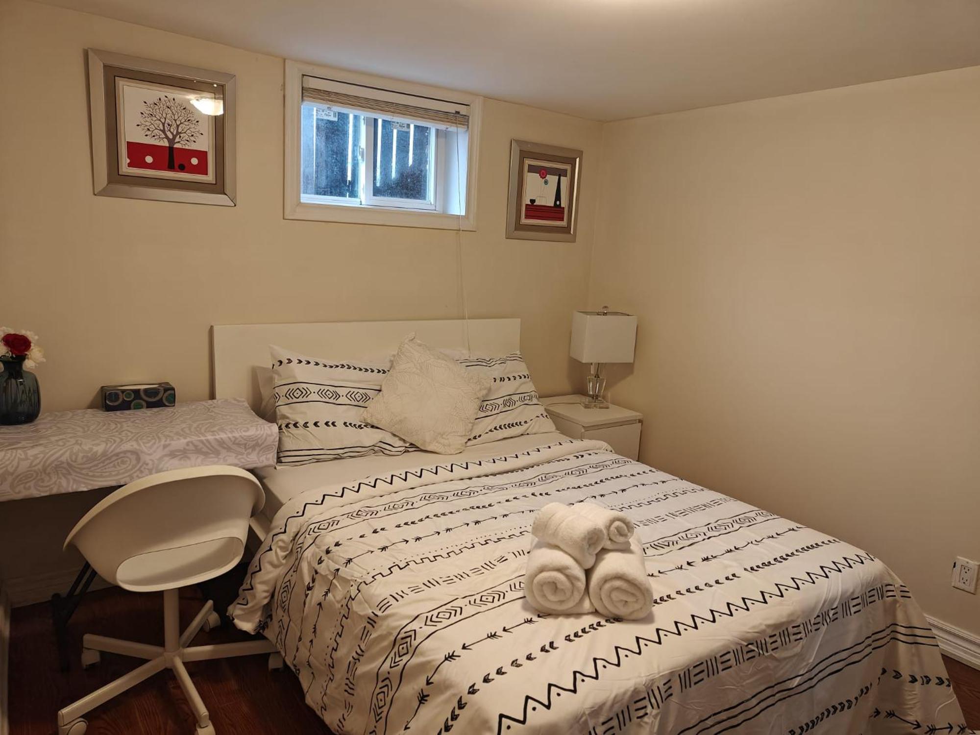 Spacious Mbr Near Kennedy Subway & Go Toronto Exterior photo