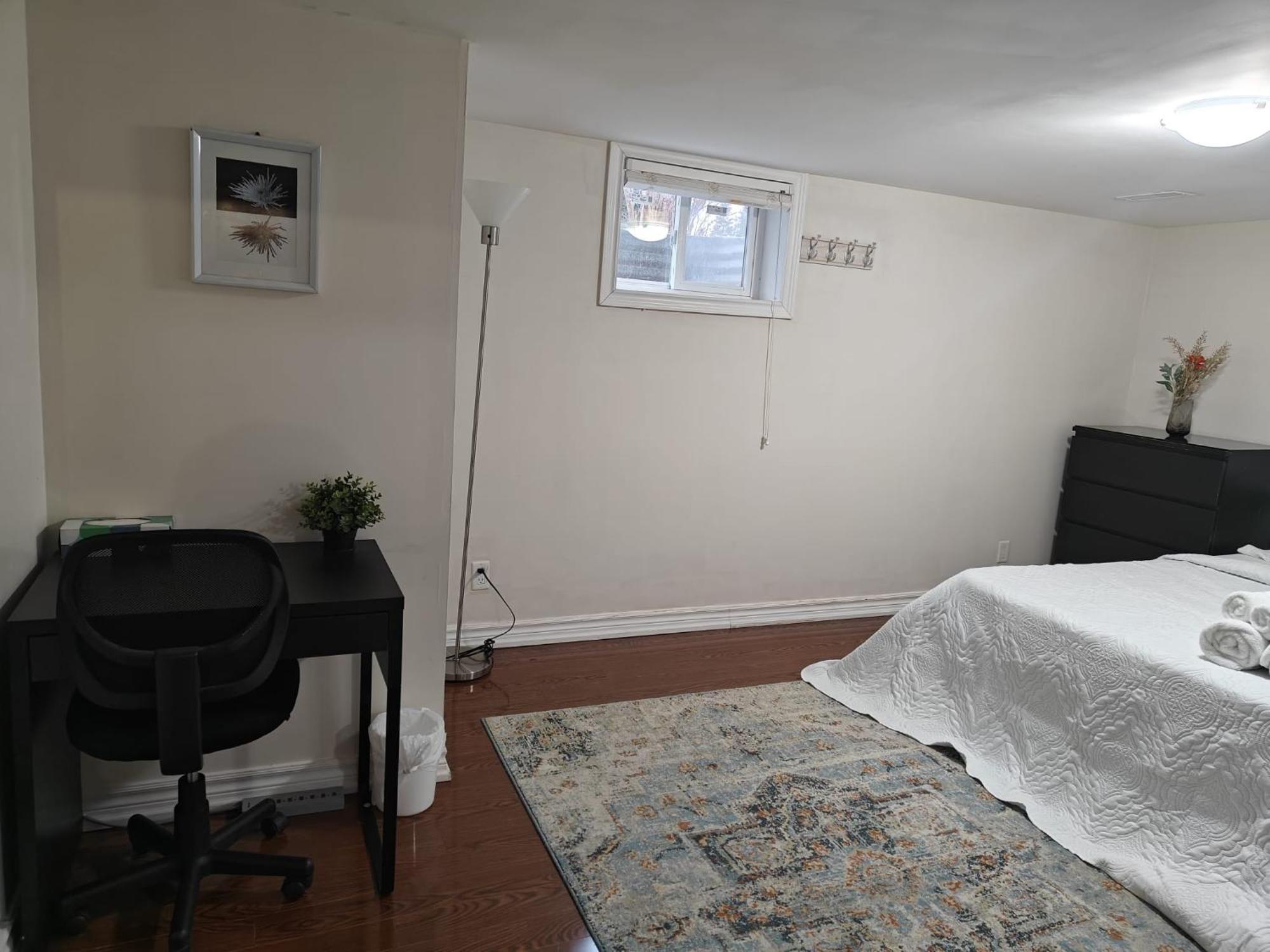 Spacious Mbr Near Kennedy Subway & Go Toronto Exterior photo