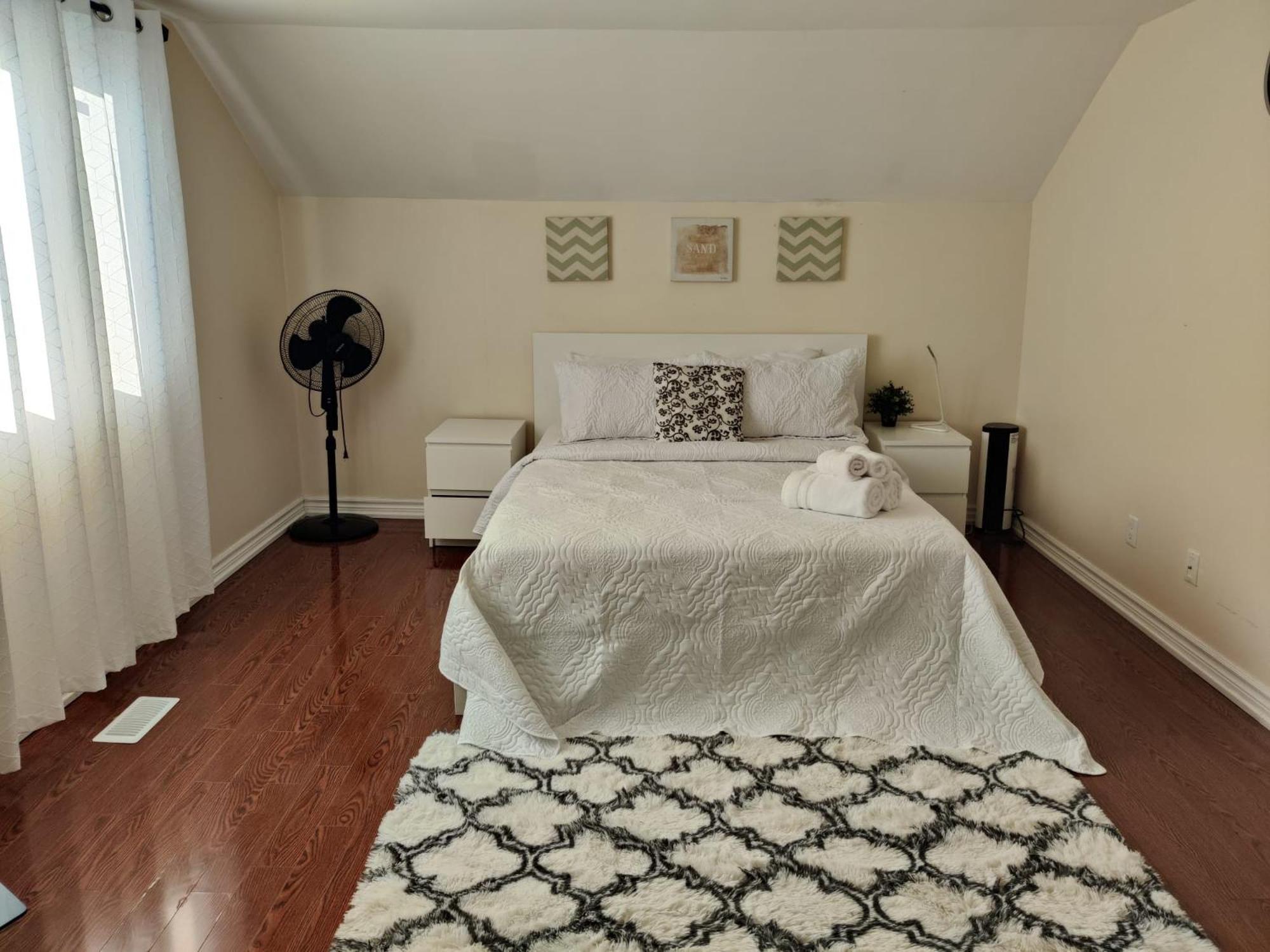 Spacious Mbr Near Kennedy Subway & Go Toronto Exterior photo